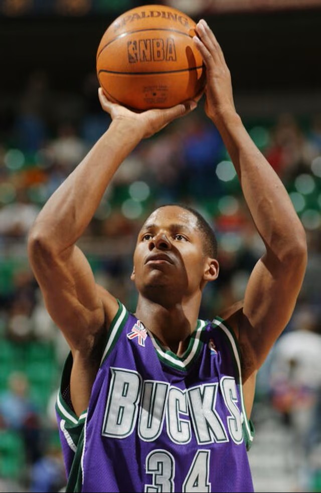 Derek Deprey (@derekdeprey) on Twitter photo 4 Misses, 1 Mindset: What Ray Allen Taught Me About Leadership
Back in the 2001-2002 season, I was an intern for the Milwaukee <a href="/Bucks/">Milwaukee Bucks</a>, editing game film in the second-level editing room at the old St. Francis practice facility.
The room had a window overlooking the court… so 4 Misses, 1 Mindset: What Ray Allen Taught Me About Leadership
Back in the 2001-2002 season, I was an intern for the Milwaukee <a href="/Bucks/">Milwaukee Bucks</a>, editing game film in the second-level editing room at the old St. Francis practice facility.
The room had a window overlooking the court… so