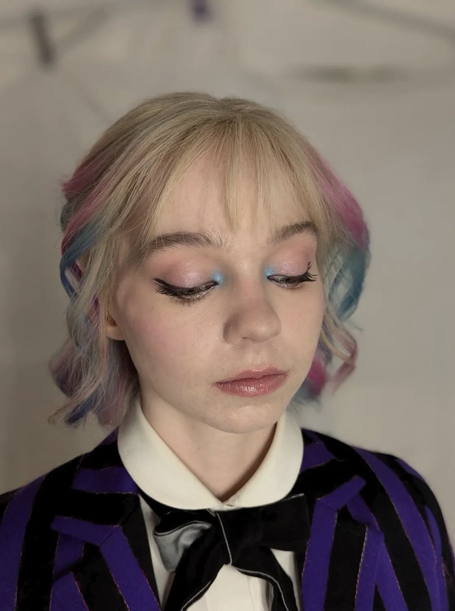 wensadms's tweet photo. More details of Enid’s makeup 🩷 https://t.co/Wr2lE2o5nP