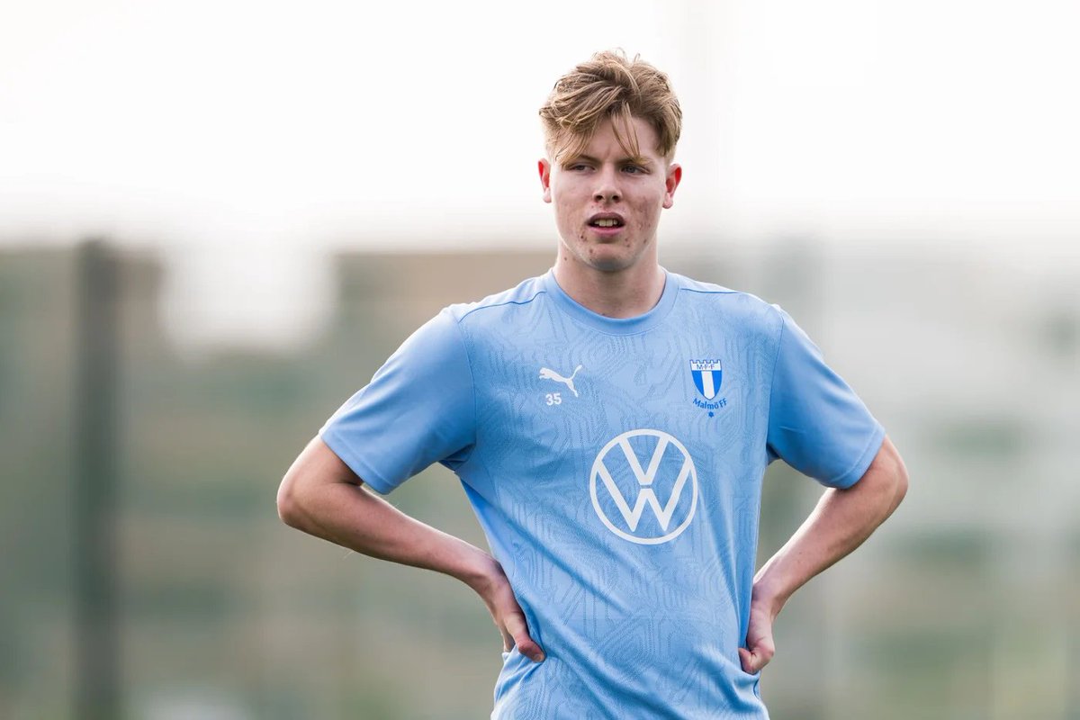 The Bladesman tweet media