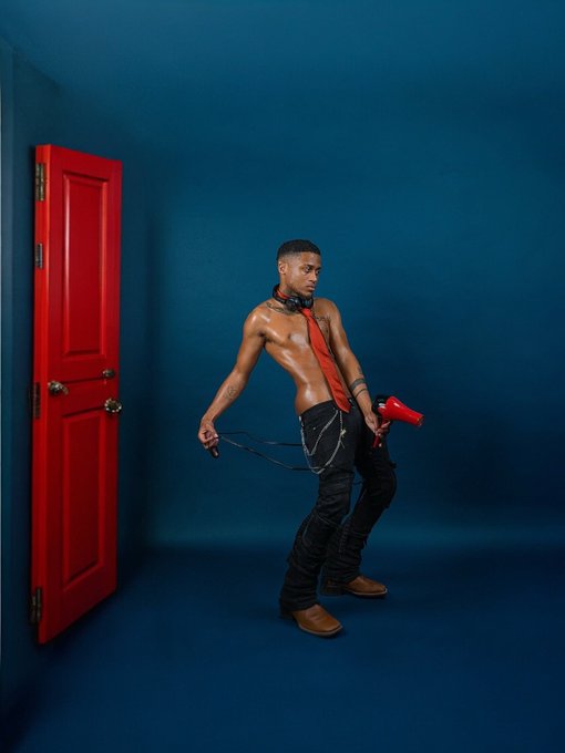 Watch Munji's leaked NSFW photo on TwXstars