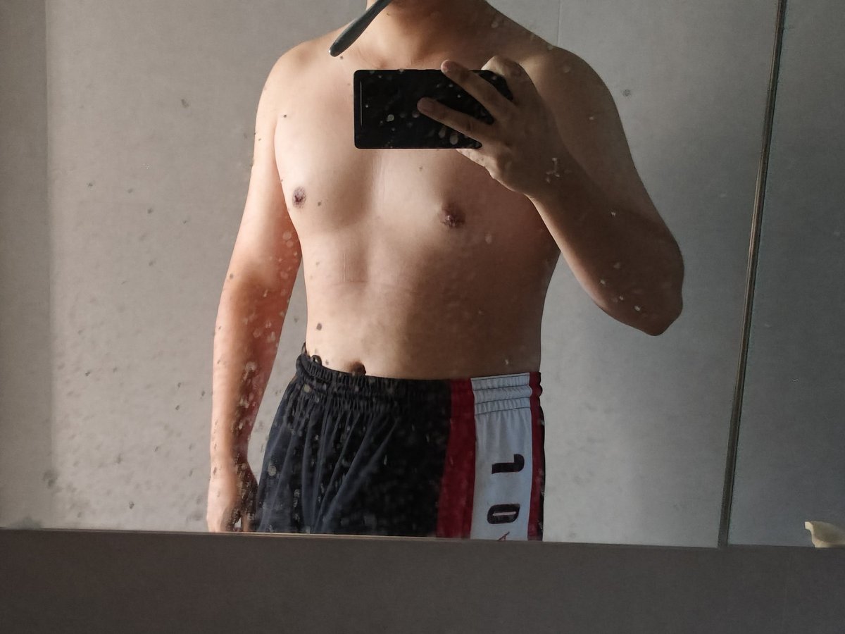 wonder_121's tweet photo. 肉壮，反差🥵🥵🥵 https://t.co/8rzId9Io3u