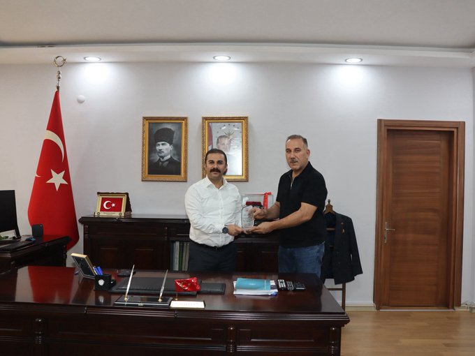 Aydın’da Gençlik ve Spor İl Müdürüne Plaket