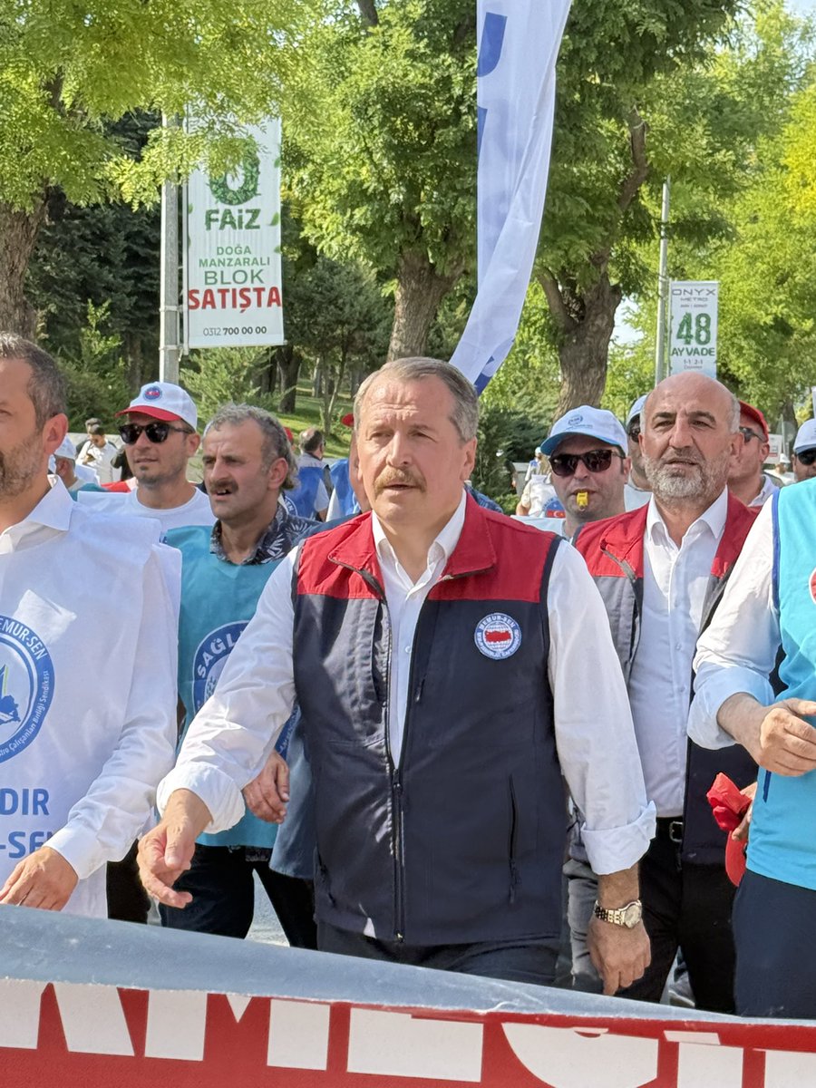 Anadolu Meydanı’ndan Hazine ve Maliye Bakanlığı’na doğru yürüyoruz

Haklı taleplerimizi duyurmak için adım adım, omuz omuza ilerliyoruz.
Her adımımız adalet, her sesimiz hakkaniyet için.

#MemurMeydanda