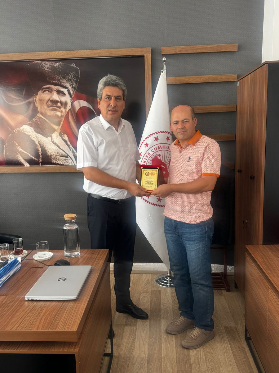 Müdürlüğümüzde 2007 yılından itibaren V.H.K.İ olarak görev yapan memurumuz Ali KÖSE, 
bugün itibariyle emekliye ayrılmıştır. Kendisine kurumumuza verdiği hizmetlerden dolayı teşekkür eder emeklilik hayatında sağlık,huzur ve mutluluklar dileriz. <a href="/aktasnaci/">Naci Aktaş</a> <a href="/itasyapan/">İbrahim Taşyapan</a> <a href="/canerkosek/">Caner Cavit KÖSEK</a>