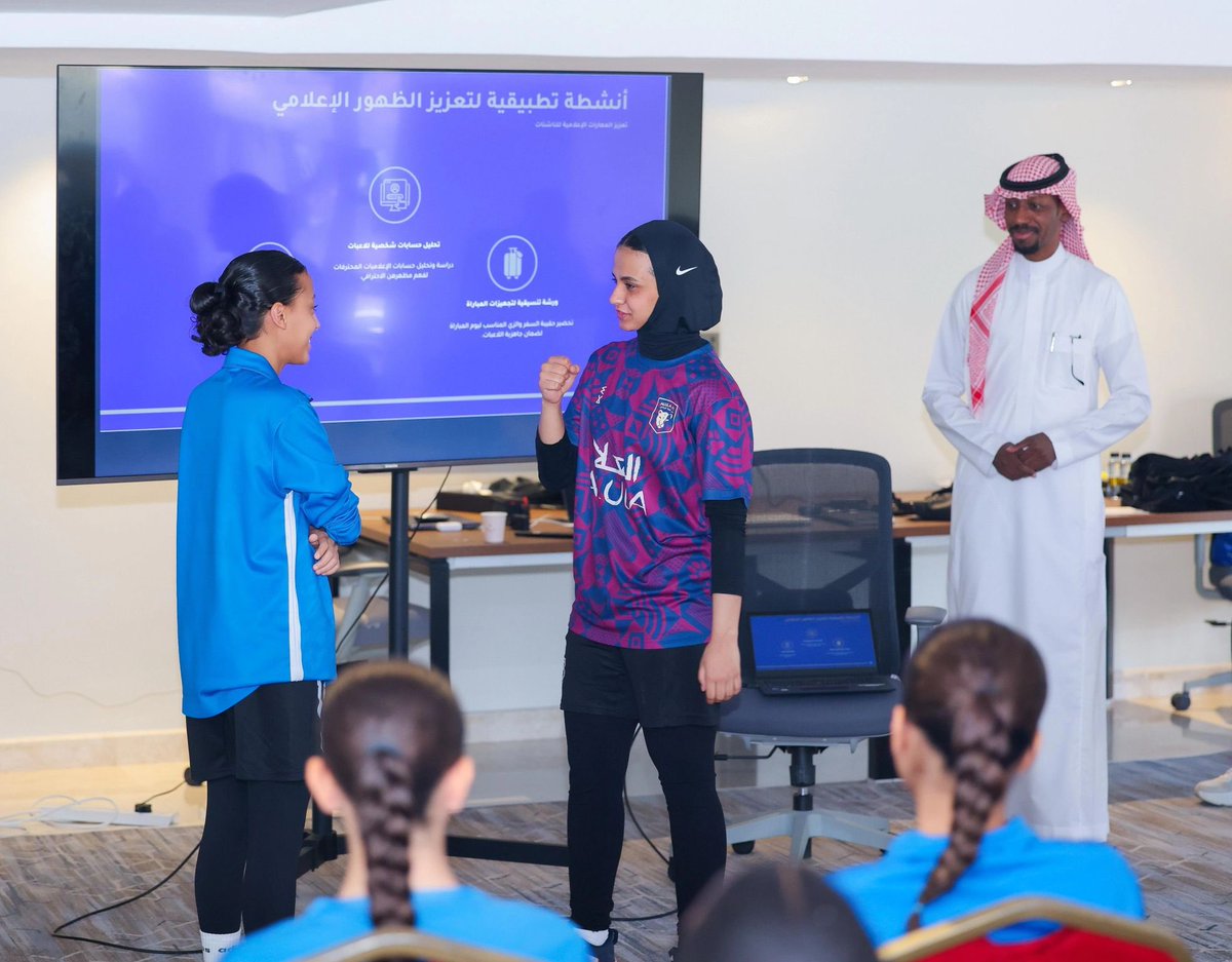 فندق عمرية يستضيف نادي العلا الرياضي في معسكر تدريبي ✨

استضاف فندق عمرية في المدينة المنورة بعثـة نادي العلا الرياضي، حيث أقام الفريق معسكرًا تدريبيًا، وقد جرى استقبالهم بحفاوة بالغة ضمن أجواء تعكس قيم الضيافة السعودية الأصيلة التي يتميز بها الفندق.

وتأتي هذه الاستضافة في إطار