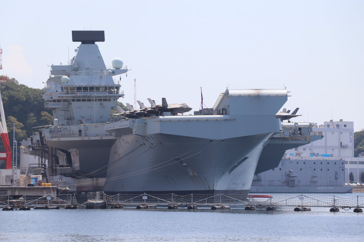 gebinbo's tweet photo. 英海軍空母「プリンスオブウェールズ」と、英駆逐艦「ドーントレス」、ノルウェー海軍「ロアール・アムンセン」みてきた！

艦載機マシマシの空母はいいぞ https://t.co/1PI1QhAkTq