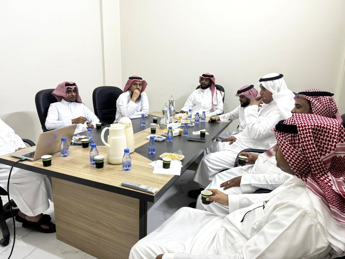 takaful24's tweet photo. #اجتماع 

اجتمعت الجمعية مع شركة نهضة التنمية لخدمات الأعمال التي تساهم في تطوير العمل الخيري وتعزيز أثره الإيجابي في المجتمع ، وتنفيذ عدد من البرامج التدريبية والتطويرية التي تخدم أهداف الجمعية .

📍مقر الجمعية بمحافظة صبيا
🗓️ يوم الأحد 17 أغسطس 2025م

@nahda_altanmia https://t.co/6wS5nnlctx
