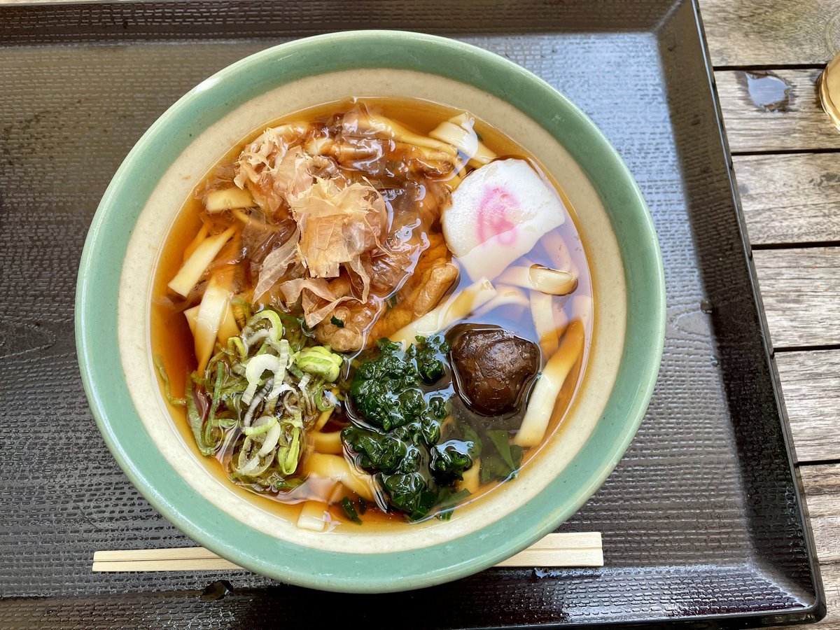 ひさしぶりに前働いてたところでお世話になったひととも再会し乾杯できて、音楽の話をキラキラした瞳でするお姿を見ながら、やっぱり音楽っていいなあ〜って。しみじみ✨✨素敵なひとときでございました🙏

それにしても名古屋も暑くてビックリ🌻

#音楽の神様に感謝
#熱田神宮 #宮きしめん