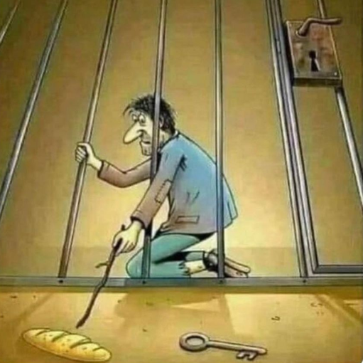 Why did the prisoner choose the bread instead of the key?🤔