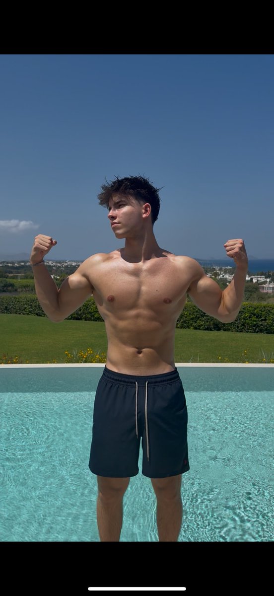Leonardotwinkx's tweet photo. Rt if you like muscles 😈 https://t.co/2KXkpTn3Sq