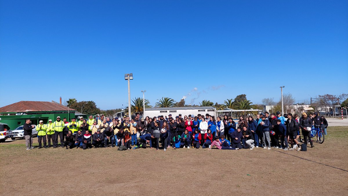 UNASEV's tweet image. 👉Participamos en jornada comunitaria en #PasoDeLosToros, junto a instituciones locales y nacionales. Estudiantes de Primaria y Secundaria compartieron ideas y propuestas sobre movilidad y seguridad vial.