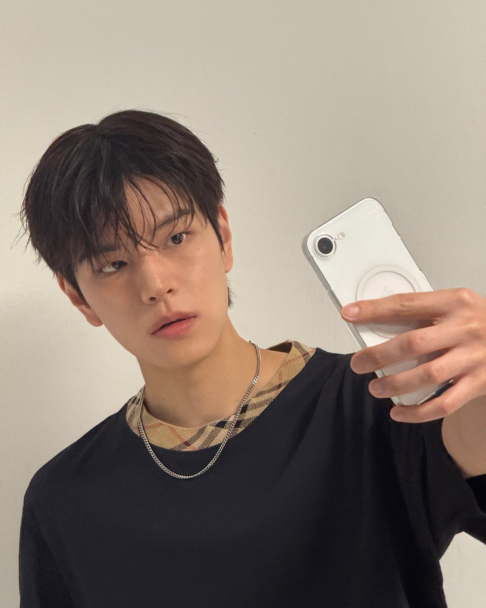 비니 tweet media