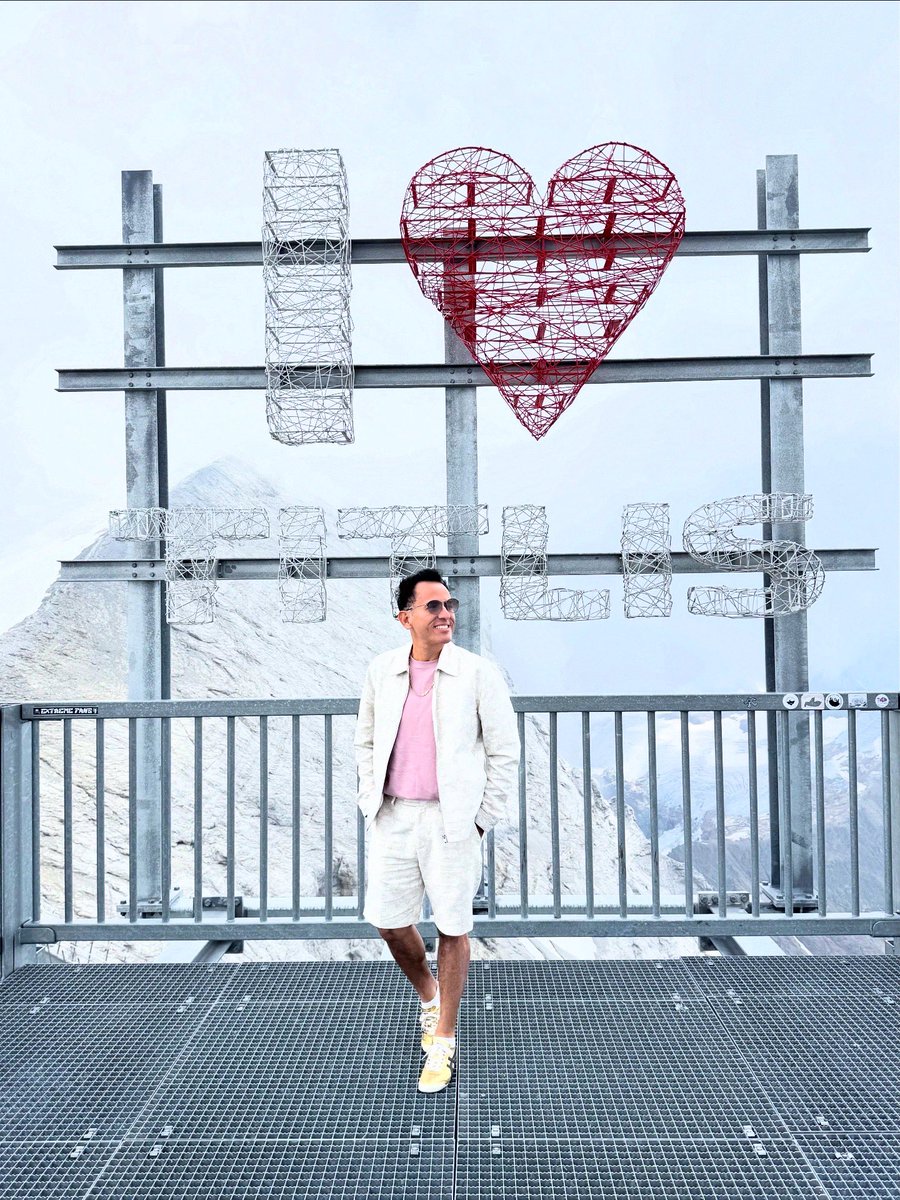 Chrystravelers tweet media