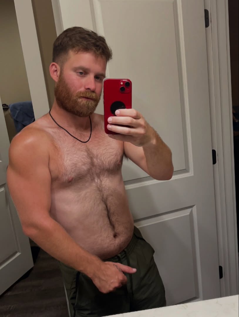 ClaraWhite44441's tweet photo. Just me &amp; You in a room.... Tell me what naughty things, do you want to do?🙂‍↔️🤤 https://t.co/9ZCJoeMjvV