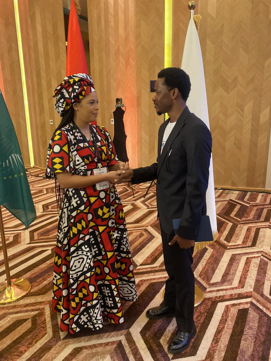 benndokolo2's tweet photo. Lors de l'Assemblée des jeunes en #Angola, j'ai échangé avec la camarade Jessica Romera, Première secrétaire provinciale de la jeunesse à #Luanda du parti au pouvoir et le plus grand parti d'Angola, le #MPLA, sur l'établissement d'un cadre permanent de communication entre les jeunes de différents partis politiques à travers l'Afrique.
_
#YD2025 #YouthTechPartnership
#PYULuanda