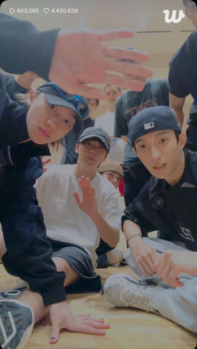 flamehanie's tweet photo. FINALLY 9 MEMBERS!! MINGHAO IS HEREE https://t.co/zuS61A0lKO