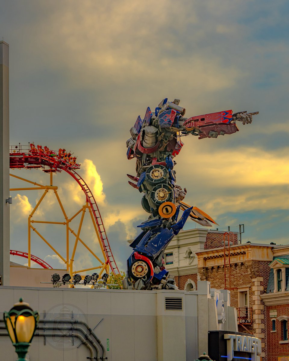 Rip ride was an autobot the whole time
<a href="/UniversalORL/">Universal Orlando Resort</a>