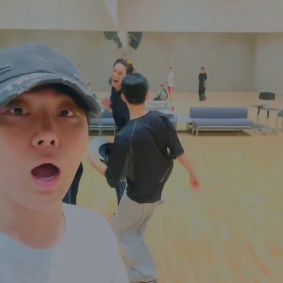 jeonwnie's tweet photo. https://t.co/sexlAnfjdb