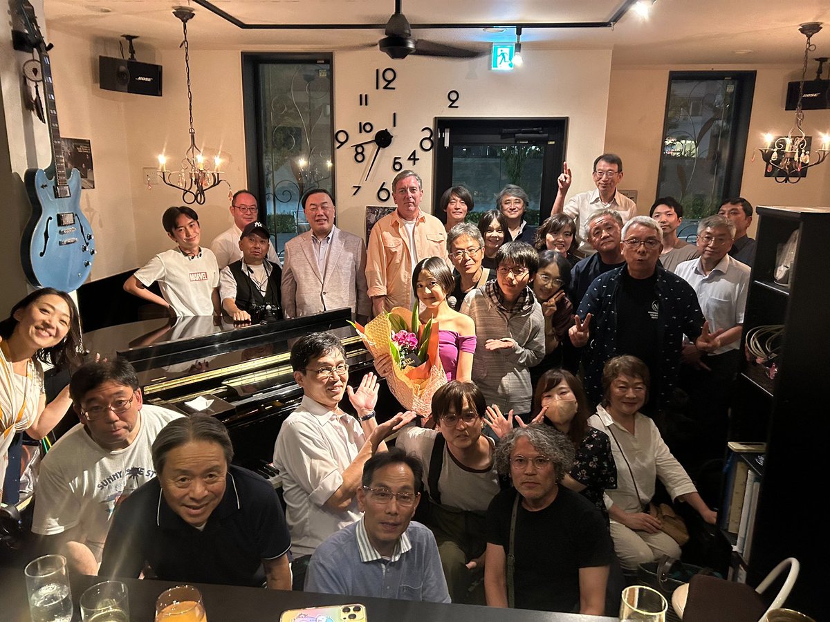 アイビーでのソロピアノライブ。Aiの今しかない音楽を皆さまと共有出来て、幸せでした🥰ありがとうございました🎶