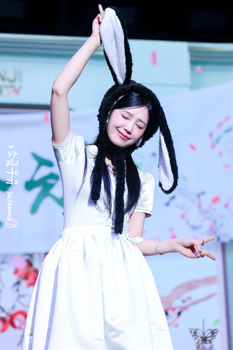 250802 JEONG EUNJI BIRTHDAY PARTY [A Day Of Life]

우리 은지공듀 생일 진심으로 축하해요🎉

#Apink #JEONGEUNJI #EUNJI
#에이핑크 #정은지 #은지
<a href="/Apinkjej/">정은지</a>
