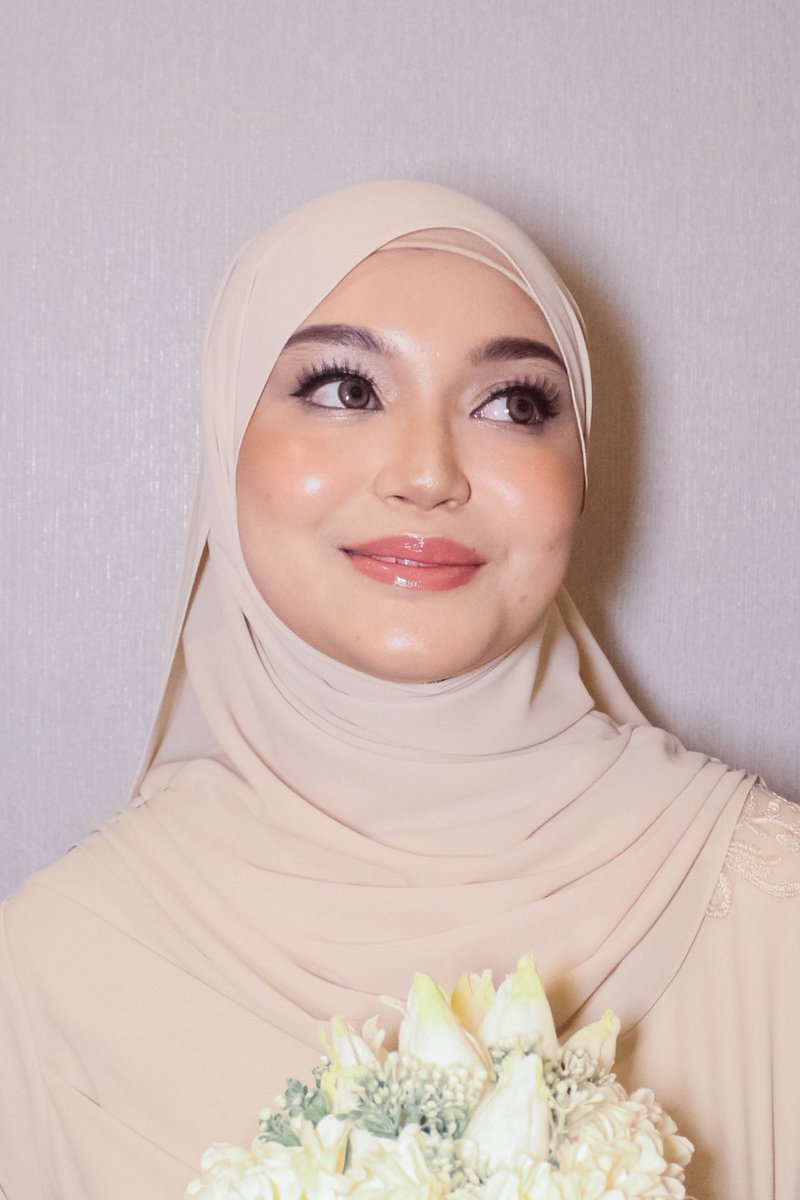TouchbyWada's tweet photo. It’s convo seasonn!! Giving RM100 discount only for convocation. Ada few slots left. So boleh laju2 ws wada okey! Area kl/shah alam onlyyyyyy https://t.co/Xem1AetOIA