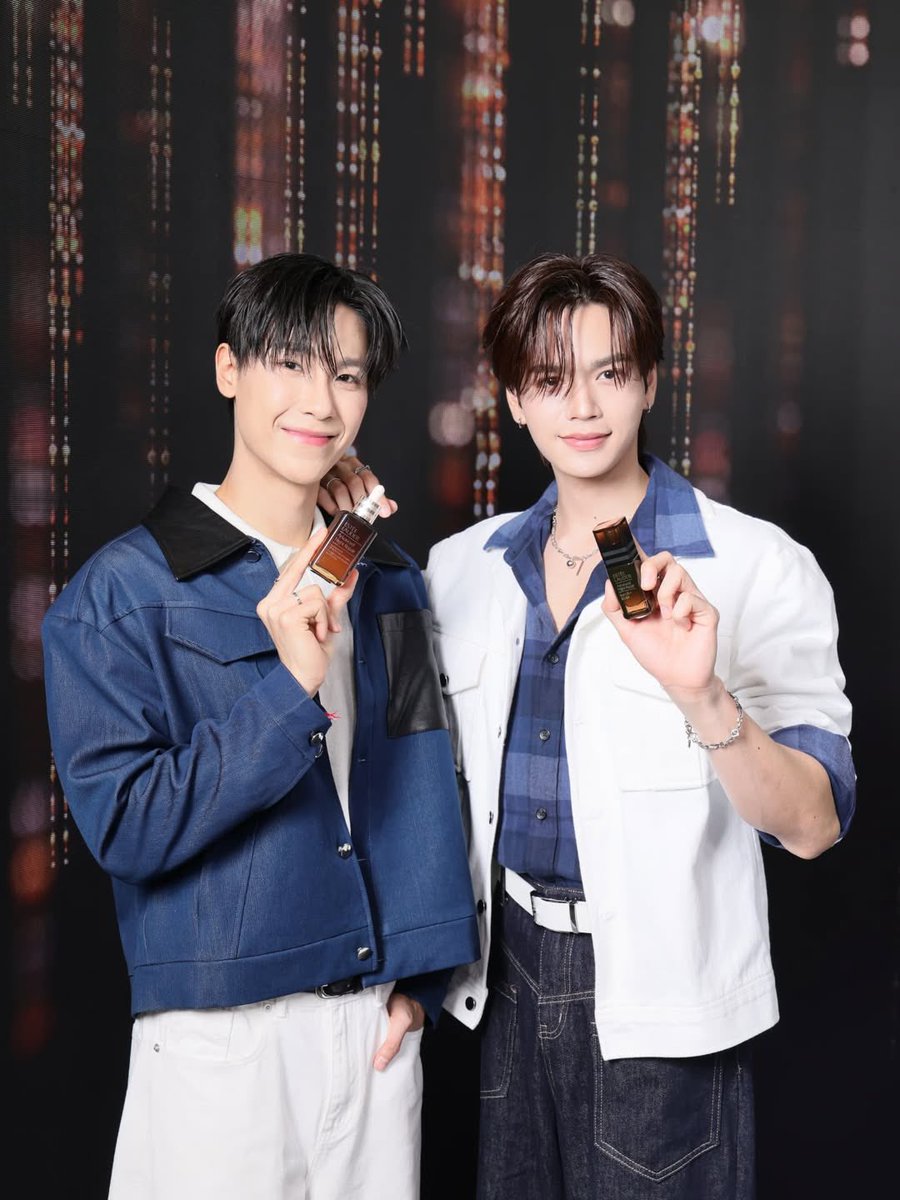 markjrtnfan_id's tweet photo. IG : junniorrs

Thank you to everyone who came to see me and Mark at the event! 💙🤏🏻 I promise to stay up late less often, and I’ll let Mark remind me before bed 🤫
~ 

#AdvancedNightRepair #EsteeLauderSkincare
#EsteePartner #EsteeLauderThailand

🔗 https://t.co/WeAnlzbqyc

JUNIORMARK NIGHT REPAIR

#EsteeLauderNightSkinxJM
#markjrtn #JuniorMark