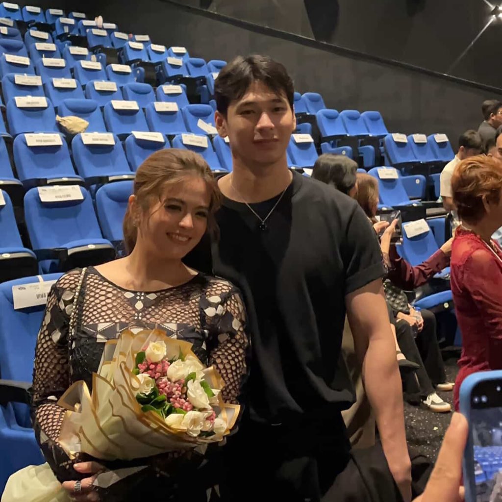 nananaginip ba me 

tnx dimi sa buhay mo!!