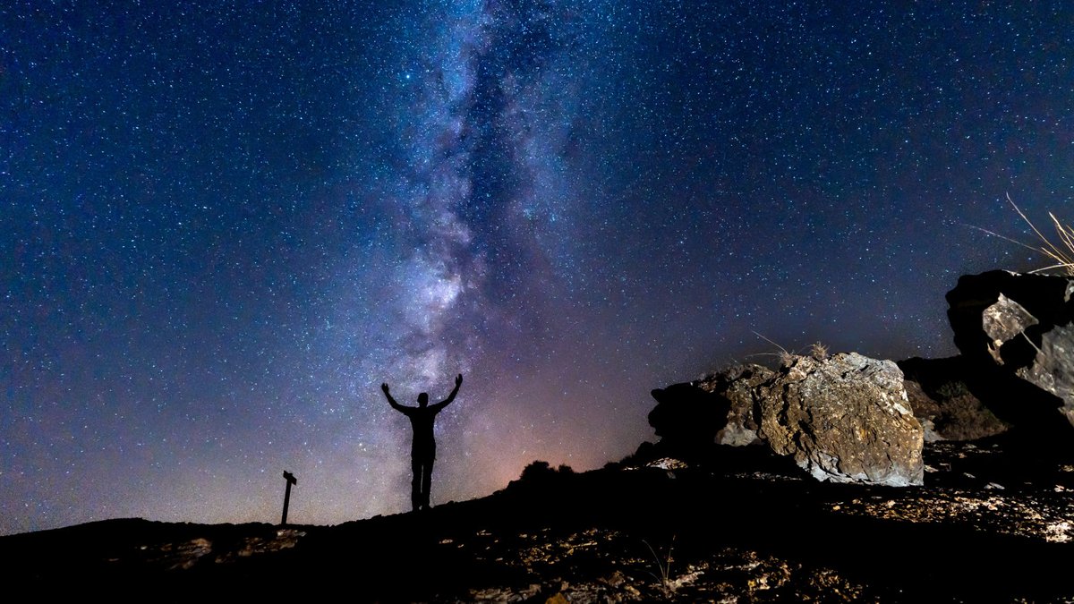 EspanaEnLatam's tweet image. 🌌En Javalambre, en la provincia de Teruel, uno de los cielos más oscuros de España para observar las estrellas como nunca antes✨✨✨
#VisitaEspaña #España #Aragón #Teruel #NaturalezaEnEspaña #Astroturismo #SlowTravel #ViajarDespacio #ThinkYouKnowSpain