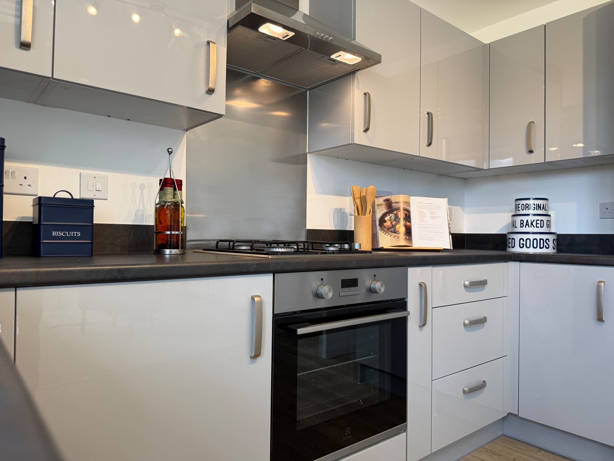 HightownHomes's tweet image. 🏡 New 1-bed shared ownership homes at The Heath, Codicote — from just £76,250 (25% share)!
✨ Fully fitted kitchens &amp;amp; bathrooms
📍 Local connection to Herts? You could be eligible!
📞 Call 01442 292381 to book a viewing.

#SharedOwnership #Codicote #FirstHome #AffordableHousing