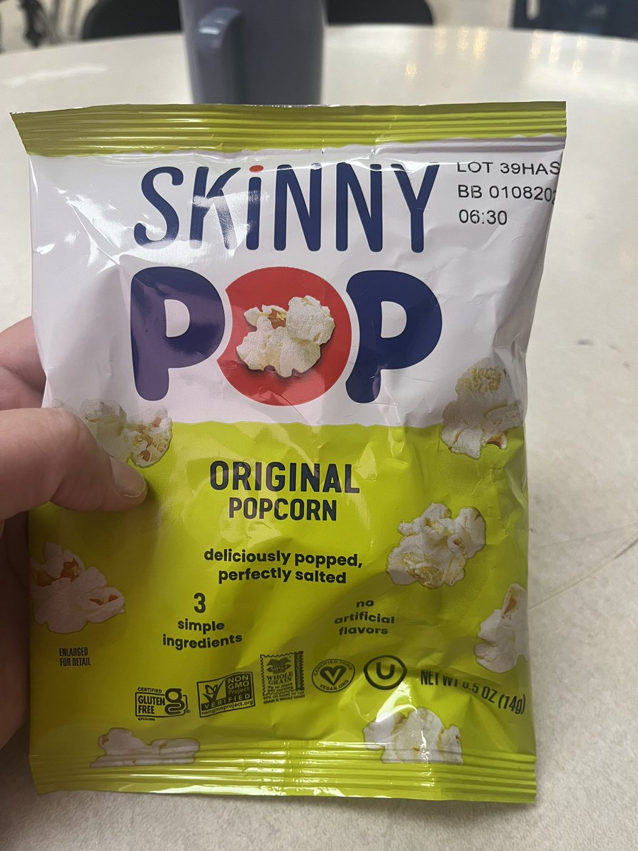 SayRahJack's tweet photo. @theskinnypop my bag came without popcorn. May want to check Lot 39HAS14C. Thanks! https://t.co/SwjrnYC3DF