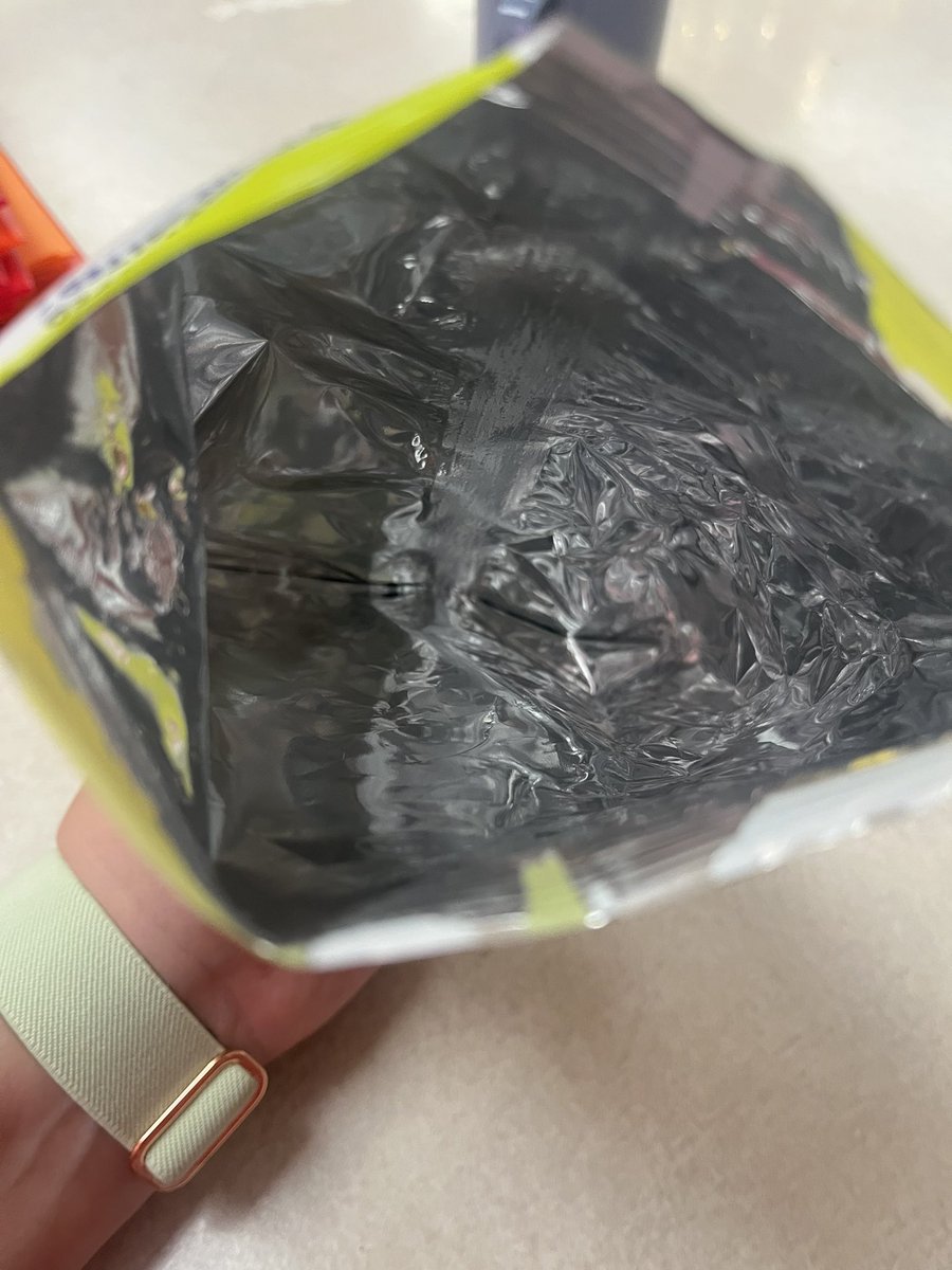 SayRahJack's tweet photo. @theskinnypop my bag came without popcorn. May want to check Lot 39HAS14C. Thanks! https://t.co/SwjrnYC3DF