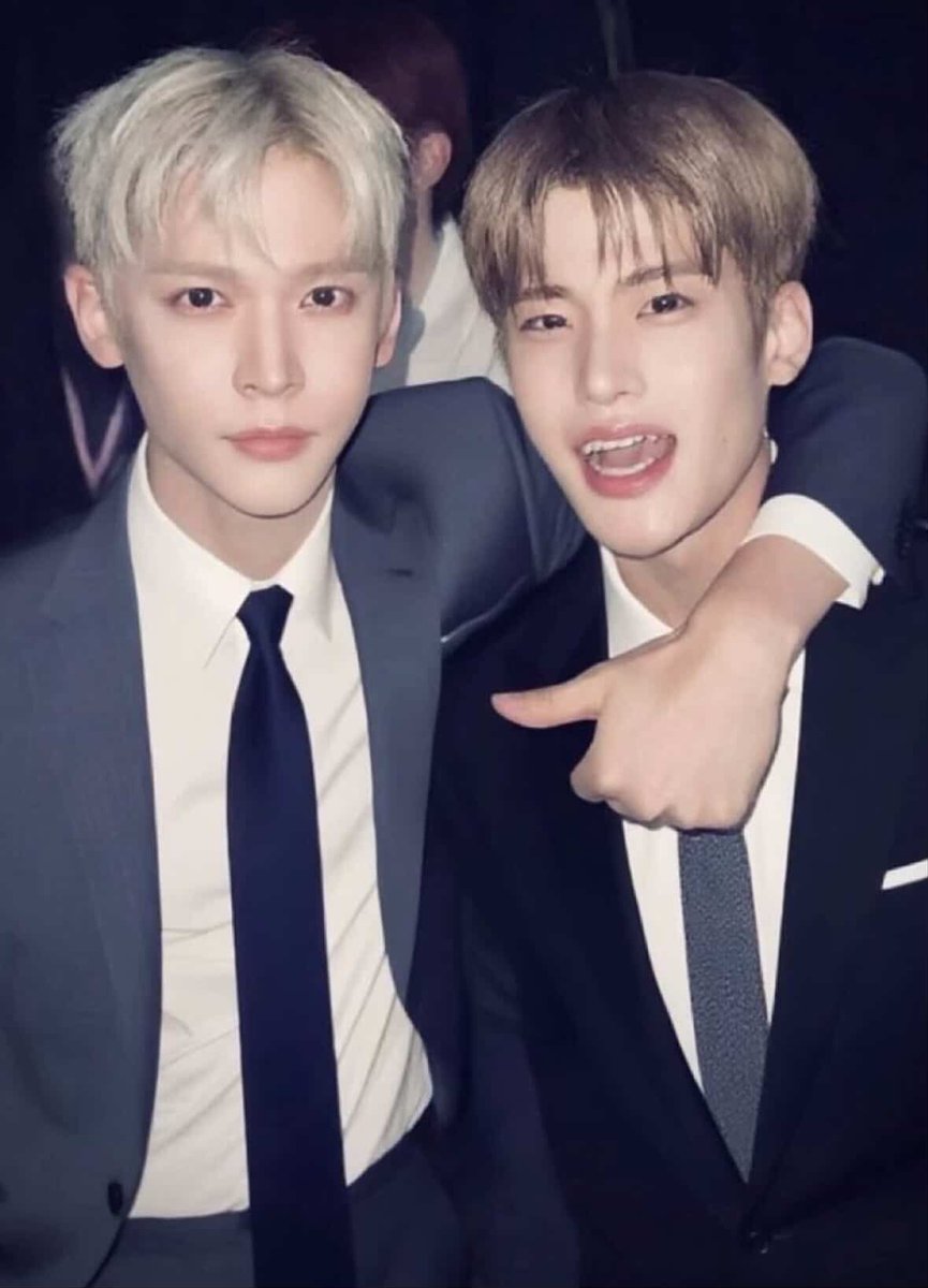 우리 이제 컸는데                              결혼하러 갈래?