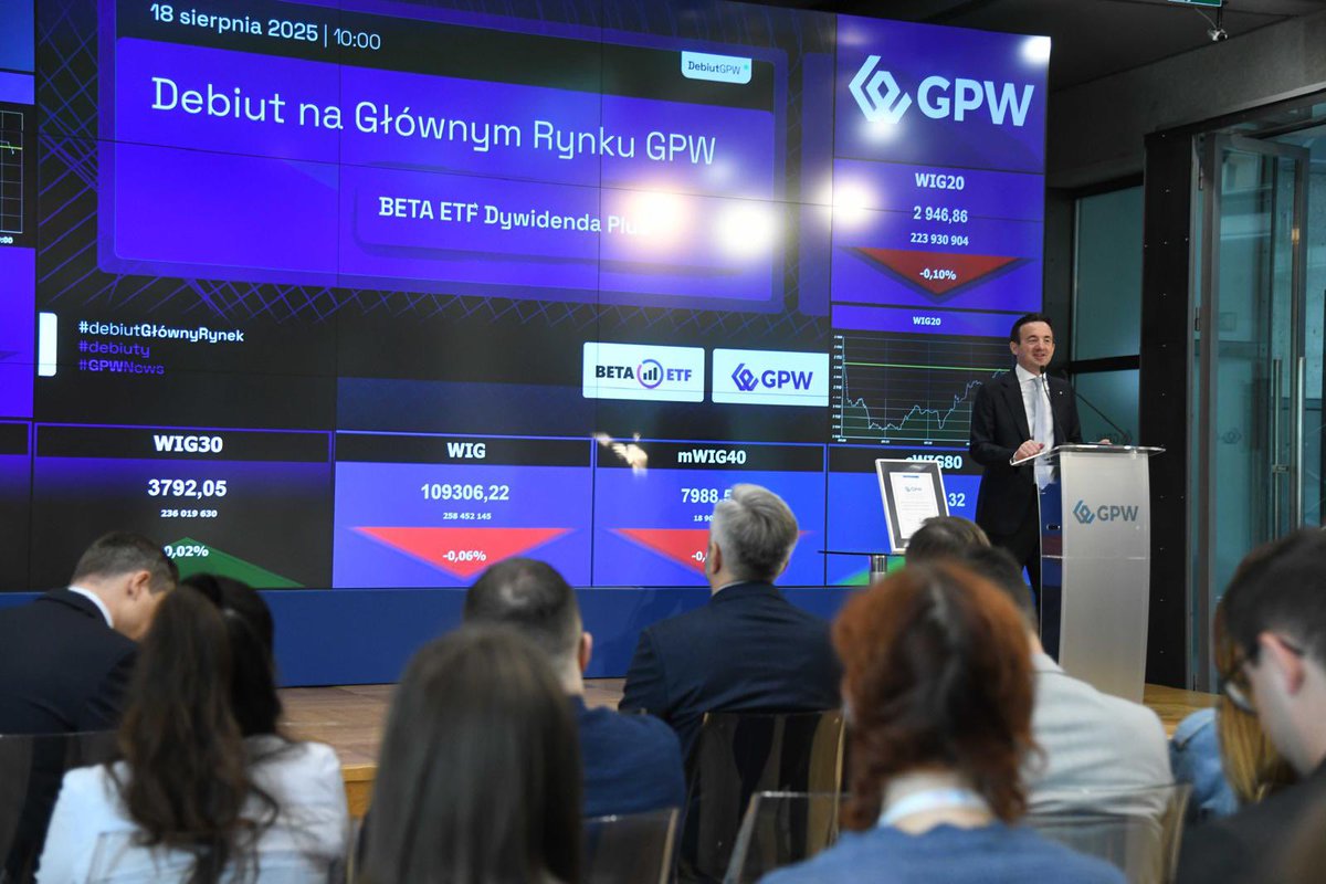 Tomasz Bardziłowski (@tbardzilowski) on Twitter photo Na GPW zadebiutował BETA ETF Dywidenda Plus – pierwszy w Polsce ETF wypłacający kwartalne dochody uczestnikom. To 14. ETF na warszawskim parkiecie i ważny krok w rozwoju pasywnych inwestycji. Dziękuję <a href="/EtfBeta/">BETA ETF</a>, <a href="/AgioFunds/">AgioFunds TFI SA</a> i DMBOŚ za współpracę! Na GPW zadebiutował BETA ETF Dywidenda Plus – pierwszy w Polsce ETF wypłacający kwartalne dochody uczestnikom. To 14. ETF na warszawskim parkiecie i ważny krok w rozwoju pasywnych inwestycji. Dziękuję <a href="/EtfBeta/">BETA ETF</a>, <a href="/AgioFunds/">AgioFunds TFI SA</a> i DMBOŚ za współpracę!
