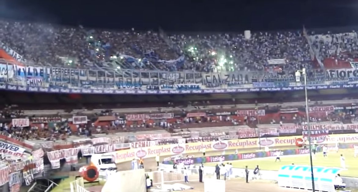 Racing copando el monumental, River sin llenar media tribuna