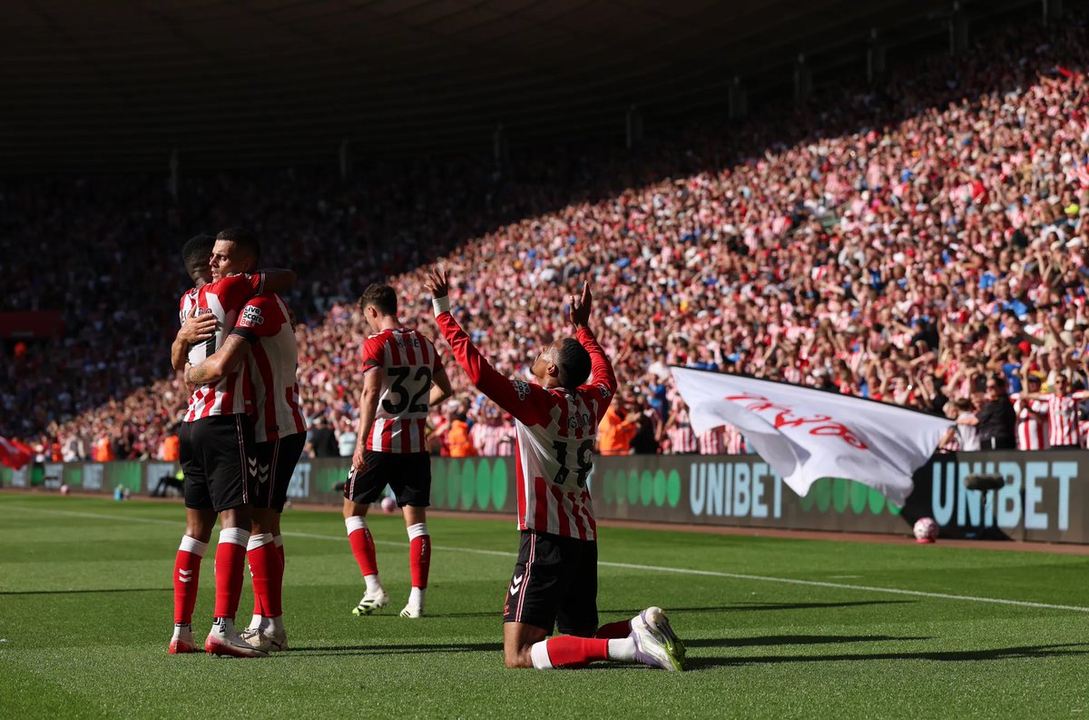 Number87Prints's tweet photo. SUNDERLAND ARE BACK🔴⚪️ #SAFC 

Wilson Isidor sealed a fantastic Premier League return for Sunderland after a long 8 years away as they beat West Ham 3-0 at the Stadium Of Light.

A special poster available now for Sunderland Fans to remember the day, starting from just £12.50, on the website and Etsy.

https://t.co/i24lY3H31y