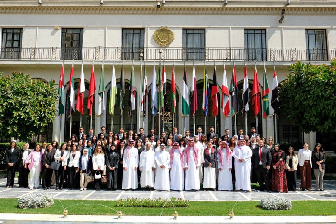 TWSLCIV's tweet photo. فخورون بأبنائنا:
▫️ياسر الغامدي @yae_91
▫️براء الزهراني @alzahrani_baraa
▫️عمار تركستاني @turks335
▫️عبدالسلام مرغلاني @oqsb7
▫️براء مفتي

خريجي أول دفعة من تواصل الحضارات وخير مُمثلين للوطن في جامعة الدول العربية ، خطوة تُسجّل بفخر بأسم المملكة و تفتح آفاقًا جديدة🇸🇦✨ https://t.co/US32ldz5nN