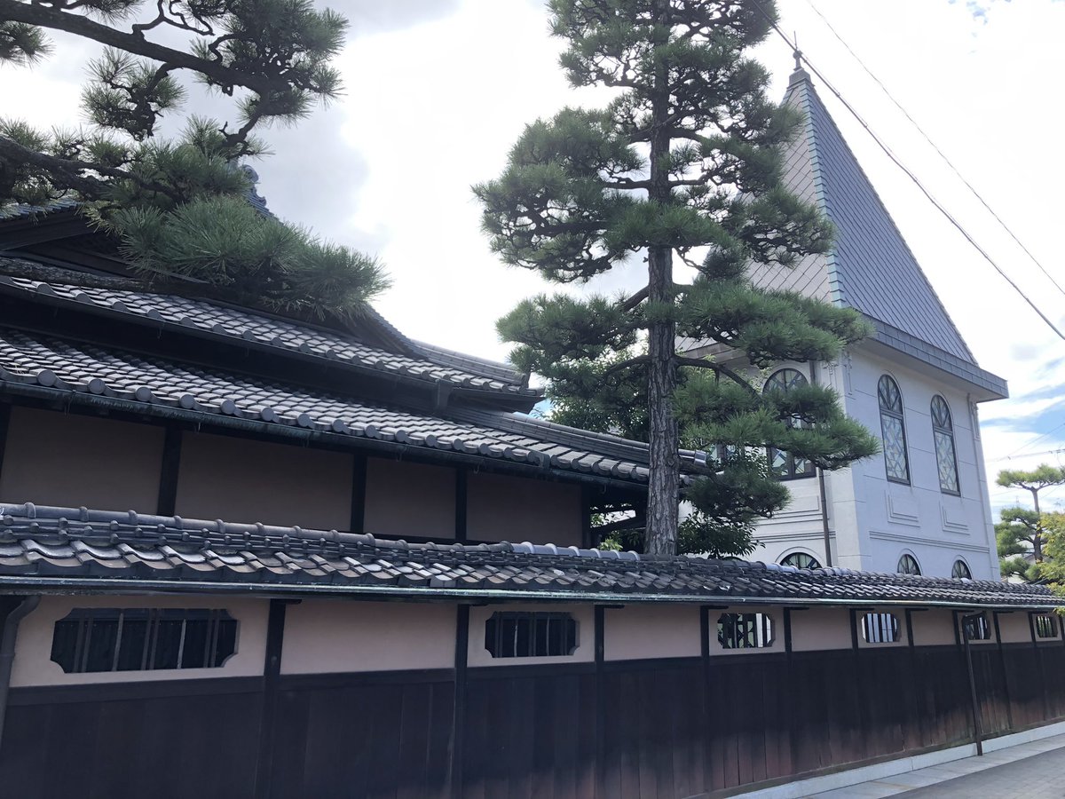 【速報】2026年2月28日(土)と1日(日)に、香川県宇多津町「うたづの町家とおひなさん」内にて、今回もコスプレイベント「ぴこまちこす」を開催します。
宇多津の古街（こまち）エリアにて行うことから名付けました。
おひなさんや古き良き街並みをコスプレ姿で巡ってみませんか？お待ちしています！