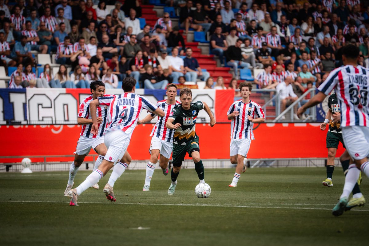 FCEindhoven's tweet photo. 📸📸📸
#FCEindhoven #wilFCE https://t.co/cH6vARNxht