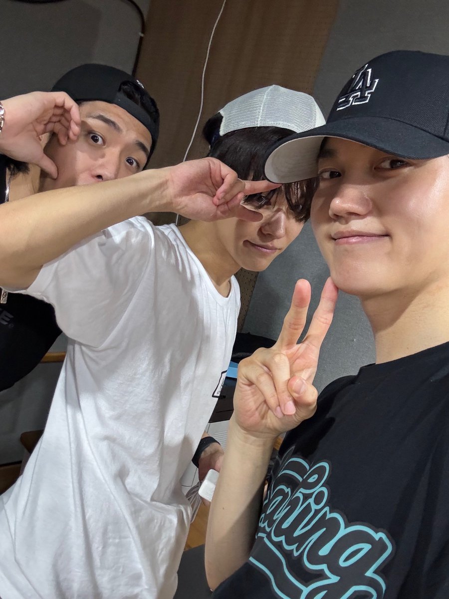 #승준 #SEUNGJUN Weverse Update with #와이엇 #WYATT #유 #U 

"오.연.완!  
퓨즈들 오늘 하루 어땠어요 ~~~!!
월요일 ㅜㅅ ㅠ 잘 마무리 하구 퇴근합시당 😄"  
 
<a href="/WM_ONOFF/">온앤오프 (ONF)</a> #온앤오프 #ONF
