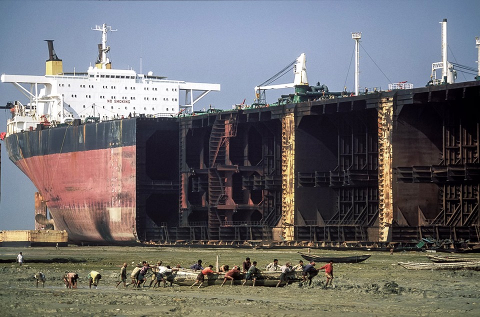 Chittagong in Bangladesh – where ships go to die.

#Ships #Pollution #Sea