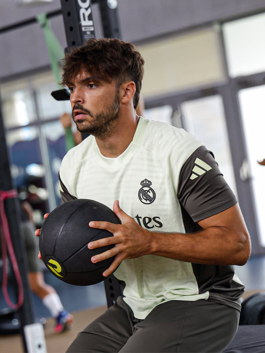 ⚫ Mastantuono
⚫ @RaulAsencio7