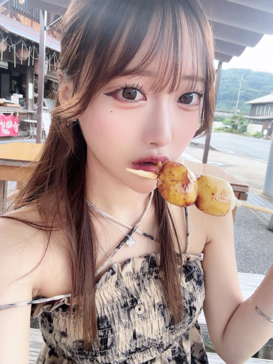 _4zlp's tweet image. おくちについてるよ