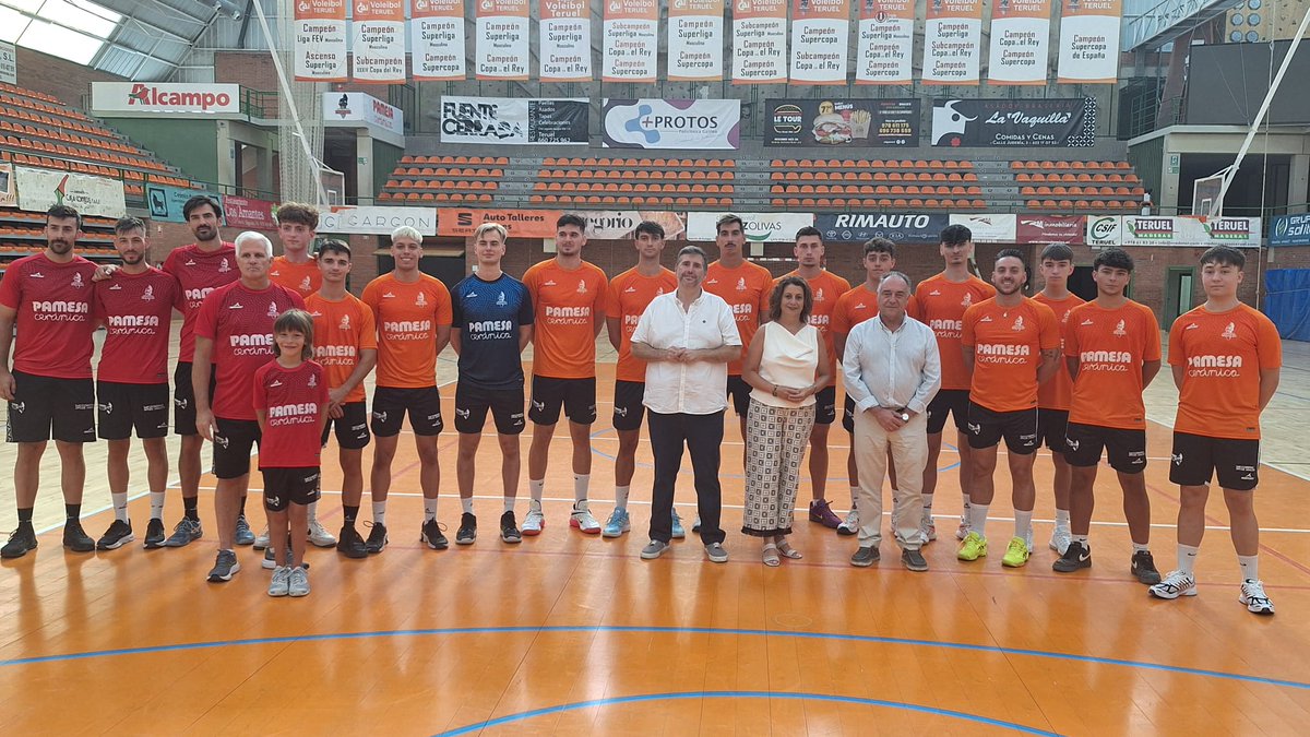 Comienza a entrenar el Pamesa Teruel Voleibol  (Video) - ecodeteruel.tv/comienza-a-ent…
