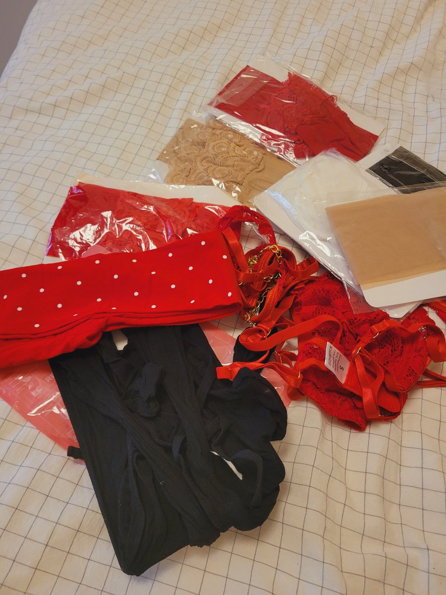 Баахан алцгар тирко, хослолтой боллоо хаана өмсөх юм бэ