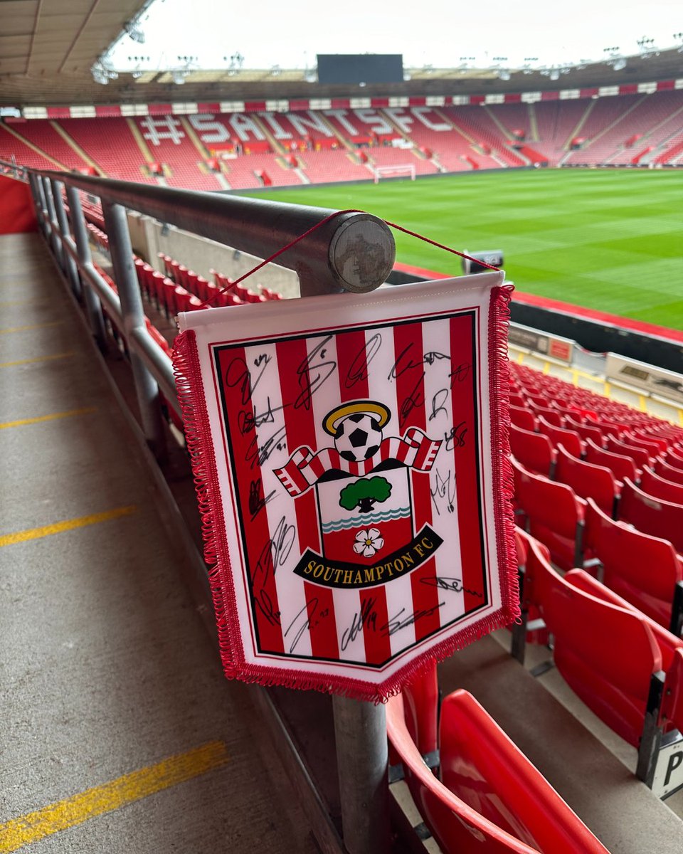 Superdraw winner gives back 😇

In our first Saints Superdraw of the season, Brian won a signed pennant from the 2025/26 men's first team squad!

After hearing about the projects he is supporting as a Superdraw player, he donated his pennant back to us and asked it to be gifted