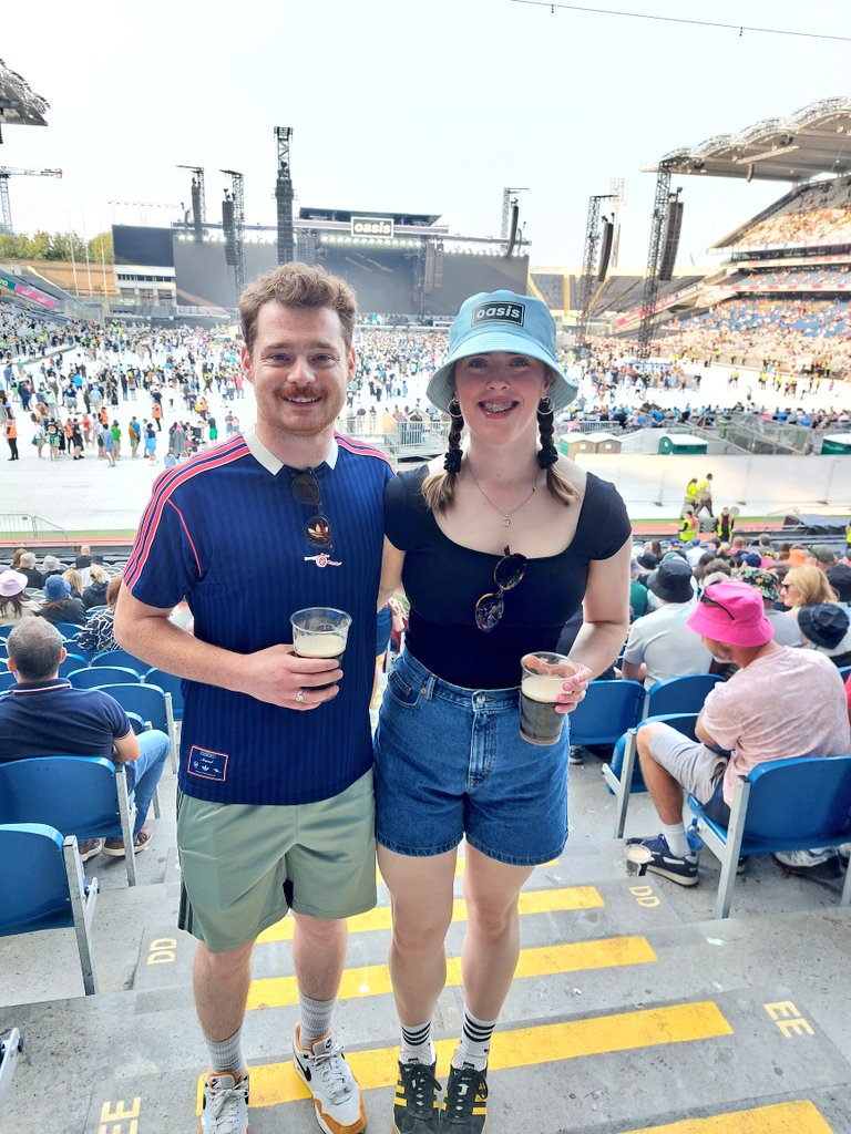 dumpvveed182's tweet photo. The stress of trying to get tickets was worth it all. Went up to Dublin Friday evening and a met a girl Saturday morning to transfer the tickets. Was at the concert Saturday night. By far one of the best and most memorable concerts I've been to. Never thought I'd see the day! https://t.co/t1XamPwtYQ