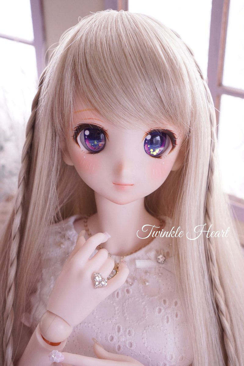 カスタムヘッド ユカリん娘用のレジンアイをようやくリニューアルします〜😊

キラキラオーロララメを封入のちゅるりん
【とぅいんくるおめめ】5色✨

今回もうさぎハイライト入り🐰ですがめっちゃ小さいので見えるかな〜😆
次回のカスタムからこちらを使用

少量ですが今週末BOOTHで販売予定です💓