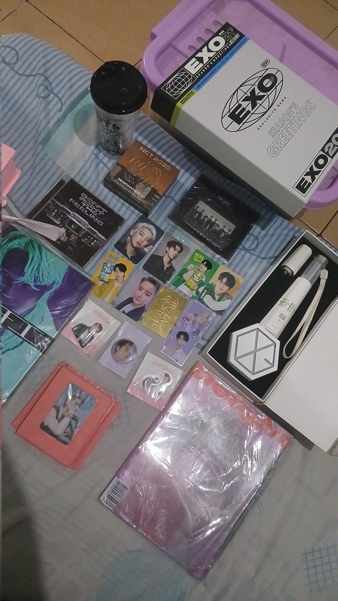 fajrina44521's tweet photo. Wts merchadise kpop terserah mau kasih harga berapa aja, tapi jangan sadis yaww.

#KPOPDEMONHUNTERS 
#KpopDemomHunters 
#zonauang https://t.co/CJ6B8bgb02