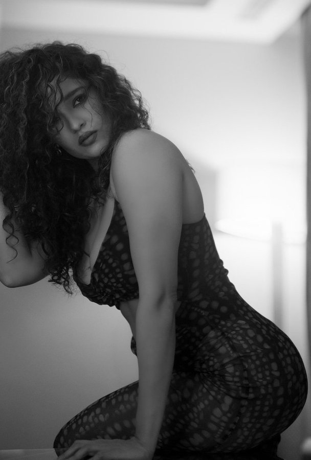 GyoDw0ZaIAACgV7?format=jpg&name=900x900