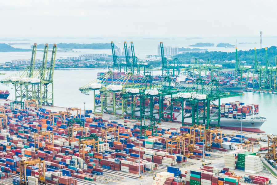 #VietnamShipping sector is aligning with global #EmissionsStandards under #IMO &amp; #MARPOL, enforcing #LowSulfurFuels, efficient #ShipDesigns, and #GreenEnergy conversions. The goal: 20% cuts by 2030, 80% by 2040.

Read more about Vietnam's #GreenMaritime ⤵️
ow.ly/pZx650WGoBU